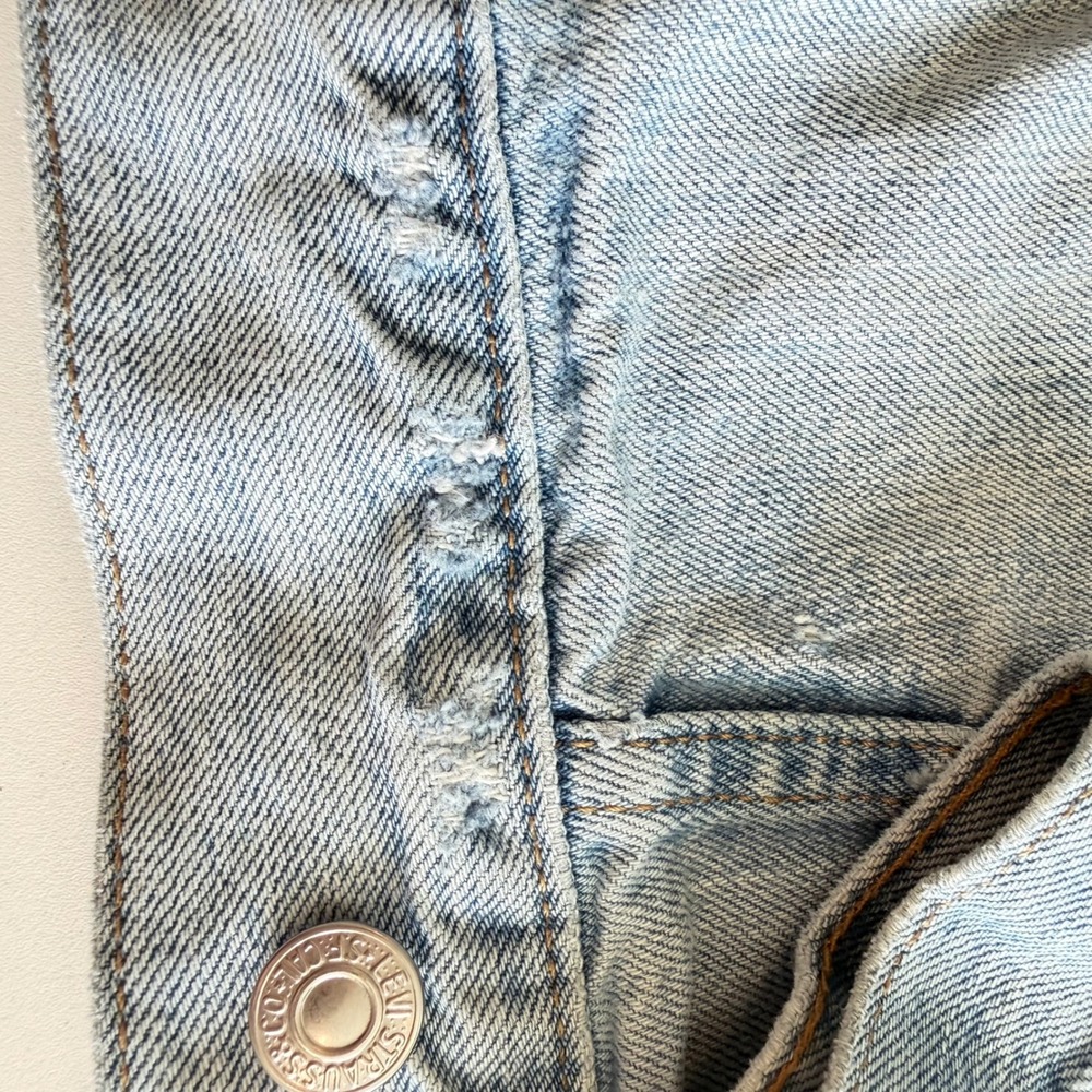 Levis Mens Light Wash Denim Trucker Jacket 29944-0000 Size L Casual Workwear - Picture 9 of 10